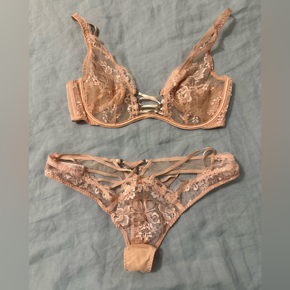 34D and size 4/L EUC. Must go!
